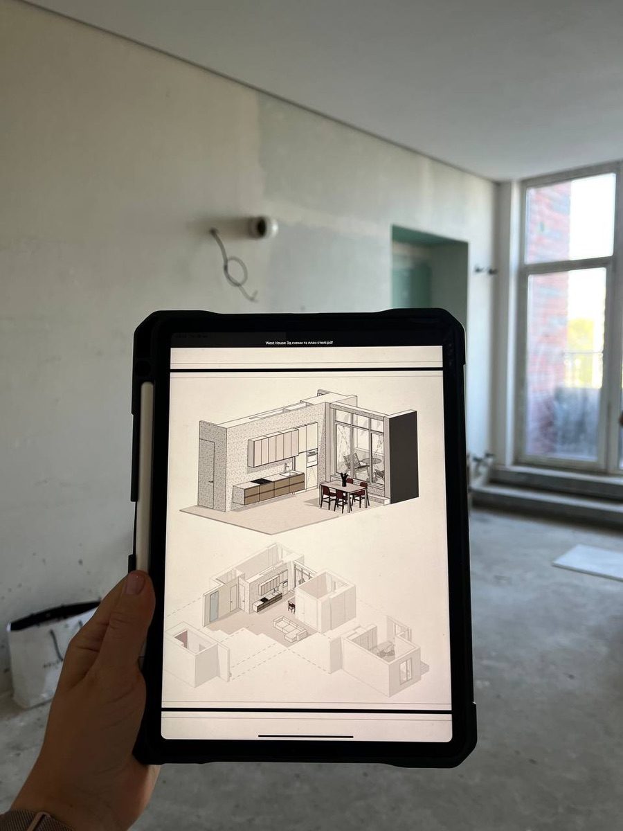 3D schemes reviewed on an iPad at the project site